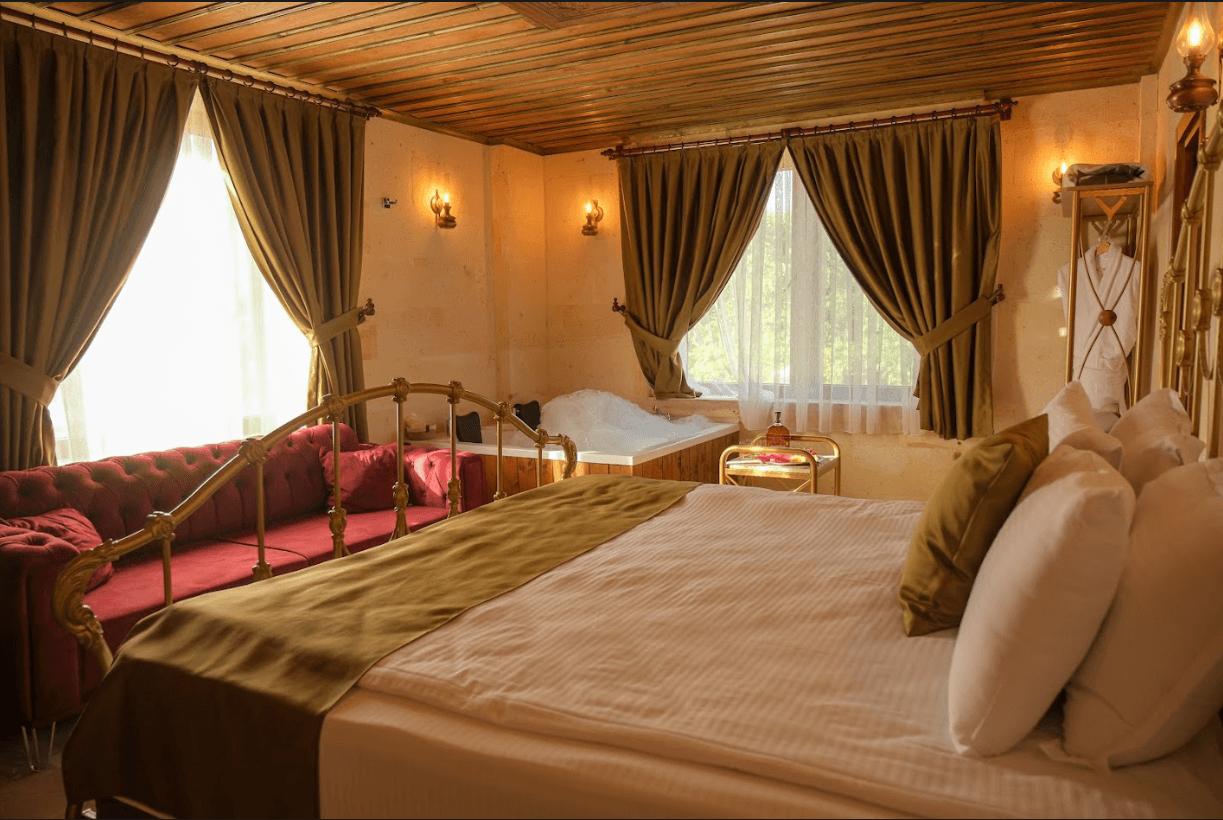 Queen Suite 3